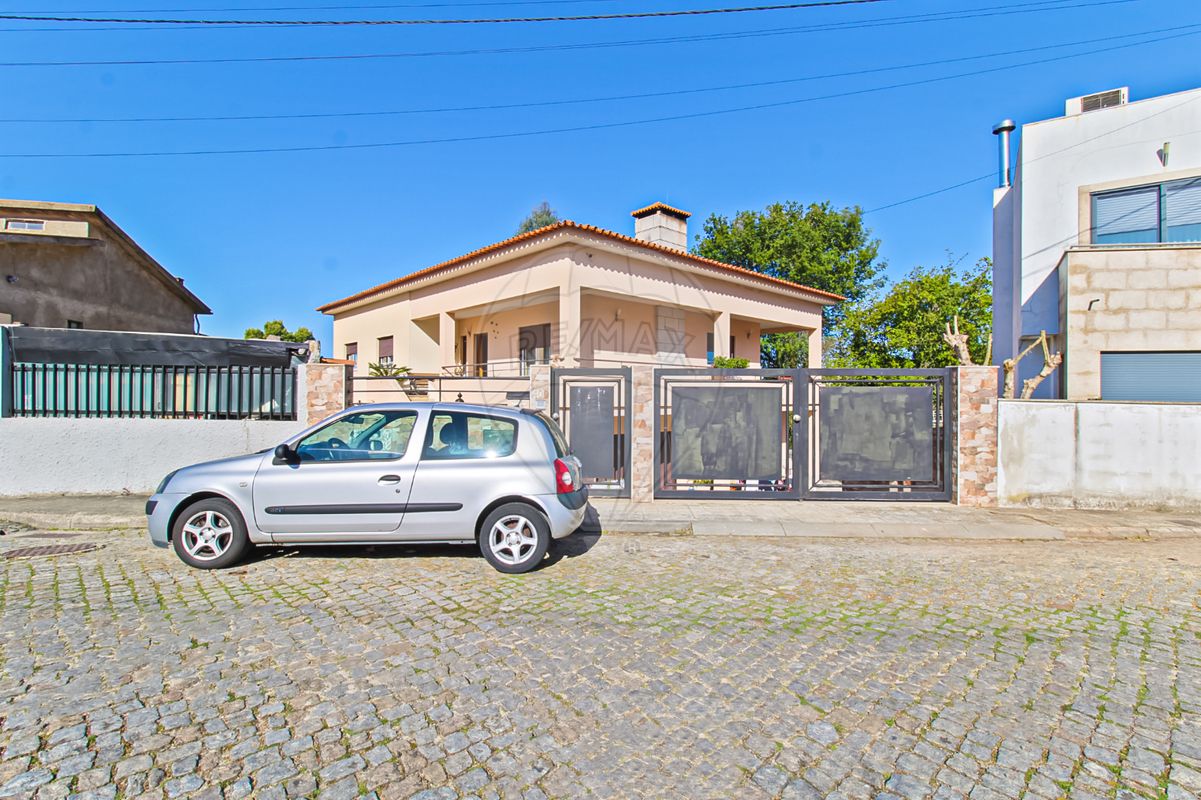 4 غرف نوم منزل في Gondomar, Portugal رقم 16340