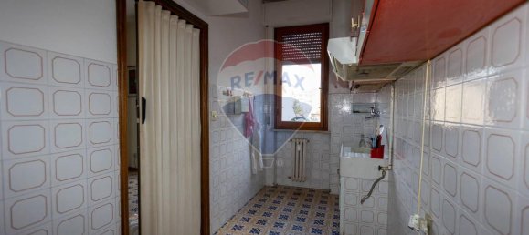 10 rooms Apartment in Jesi, Italy No. 9392 7