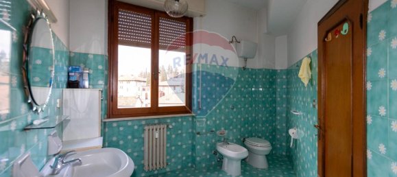 10 rooms Apartment in Jesi, Italy No. 9392 13