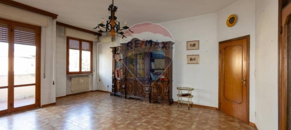 10 rooms Apartment in Jesi, Italy No. 9392 2