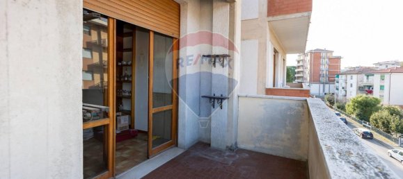 10 rooms Apartment in Jesi, Italy No. 9392 19