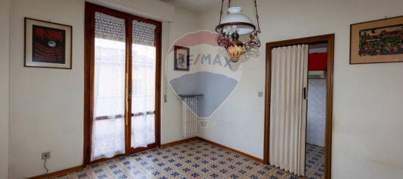 10 rooms Apartment in Jesi, Italy No. 9392 5