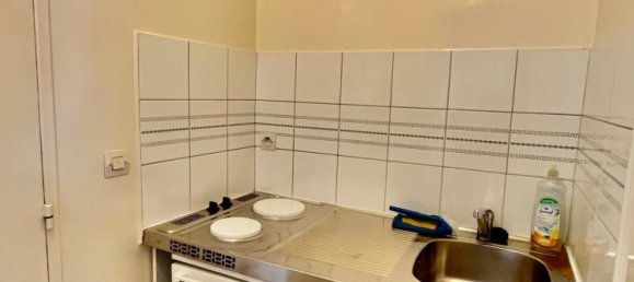 Studio in Paris, France No. 172546 2