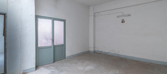 98m² Commercial property in Granada, Spain No. 166659 10