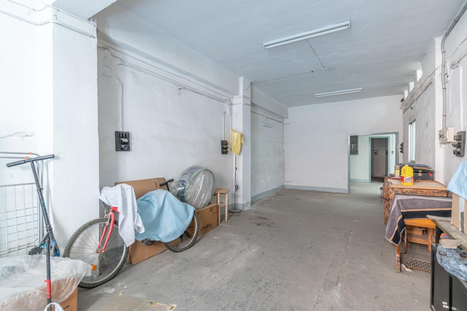 98m² Commercial property in Granada, Spain No. 166659