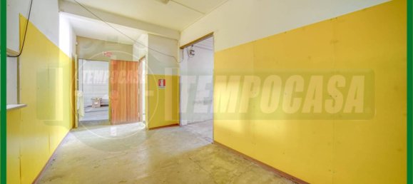 5 bedrooms Villa in Besozzo, Italy No. 165716 8