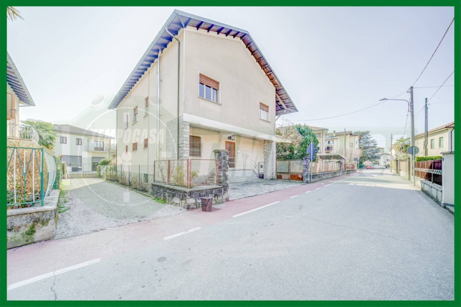 5 bedrooms Villa in Besozzo, Italy No. 165716