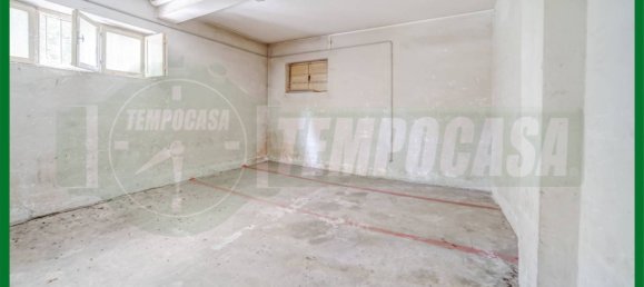 5 bedrooms Villa in Besozzo, Italy No. 165716 5