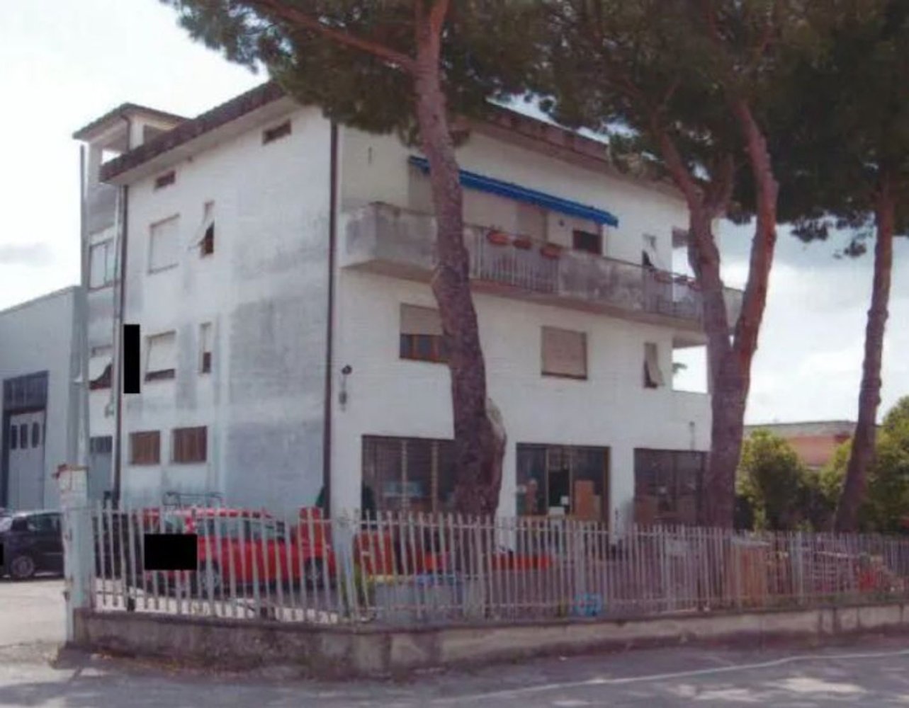 5 rooms Apartment in Perugia, Italy No. 44055