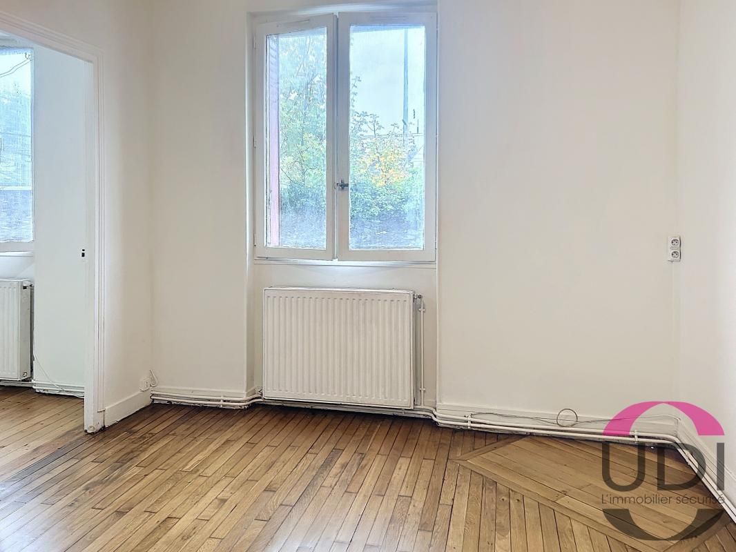 Apartamento de 1 dormitorio en Corbeil-Essonnes, France No. 148918