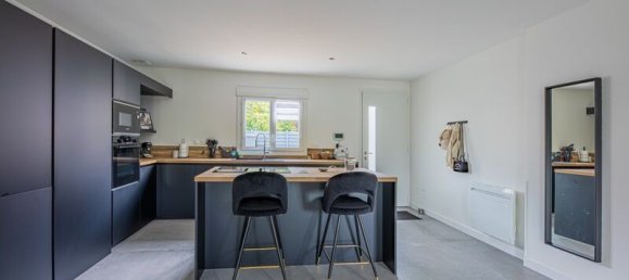 3 bedrooms House in Monts, France No. 350885 5