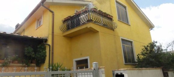 3 rooms Apartment in Frascati, Italy No. 265655 2