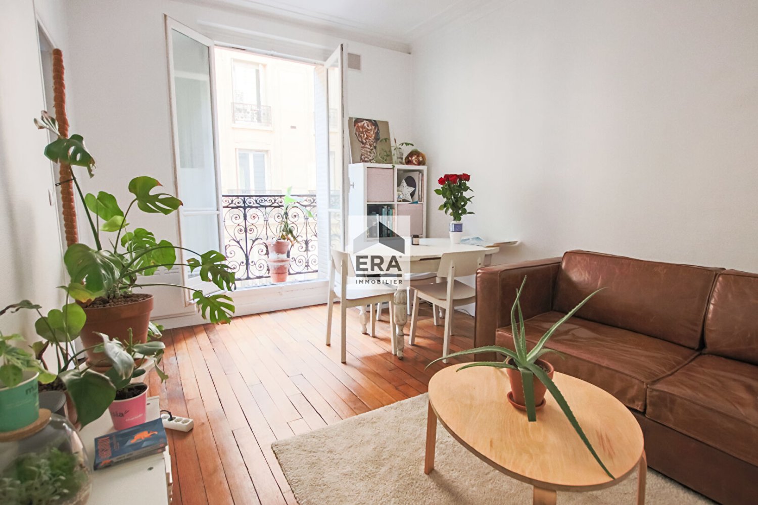 2 rooms Apartment in Paris, France No. 171403