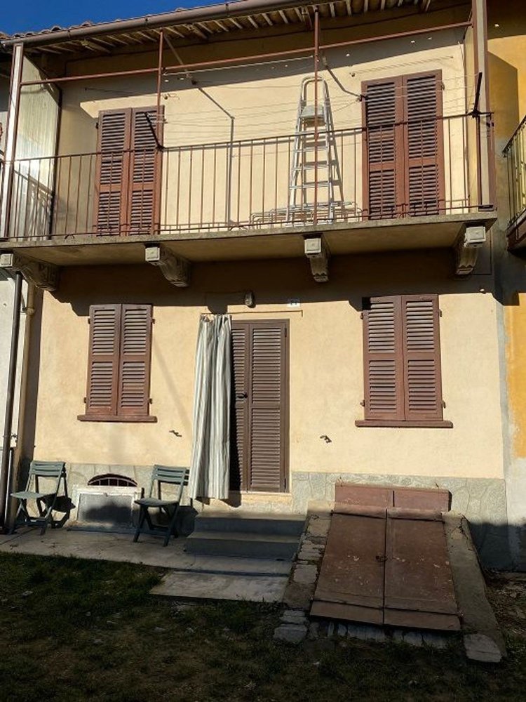 3 rooms House in Grazzano Badoglio, Italy No. 89579