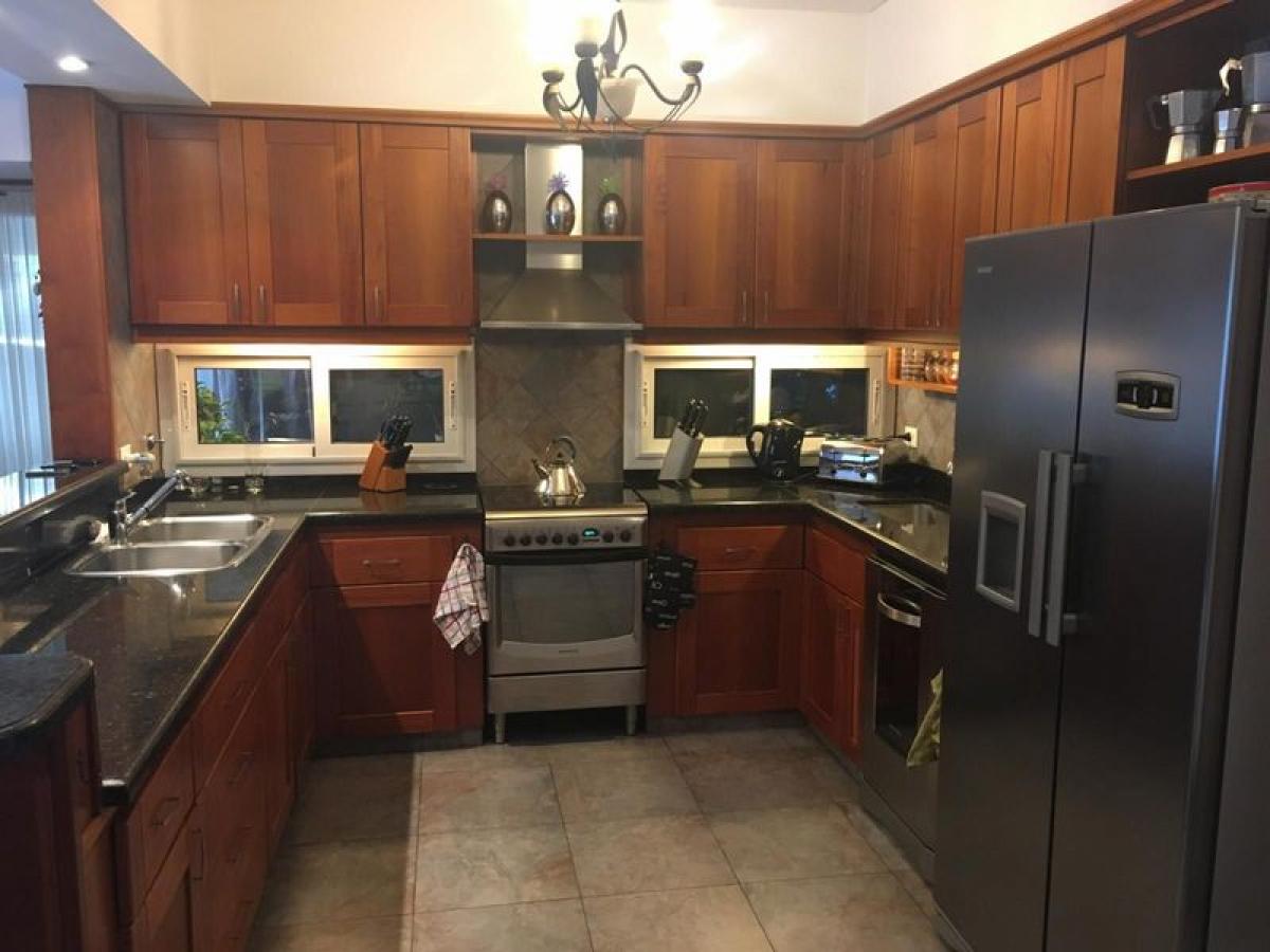 3 bedrooms House in Esteban Echeverria, Argentina No. 98323