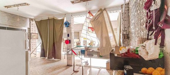 Propiedad comercial de 3 dormitorios en Granada, Spain No. 182178 6