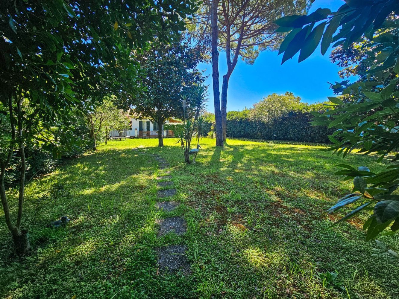 4 rooms Villa in Ameglia, Italy No. 286341