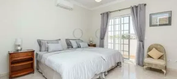 Villa de 4 dormitorios en Loule, Portugal No. 98653 12