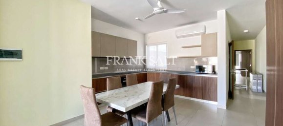 2 bedrooms Penthouse in San Gwann, Malta No. 9554 3