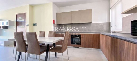 2 bedrooms Penthouse in San Gwann, Malta No. 9554 2