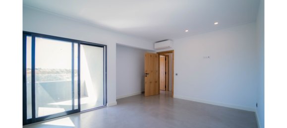 5 bedrooms Villa in Quarteira, Portugal No. 136569 7