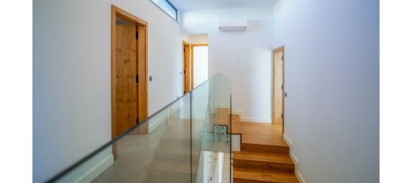 5 bedrooms Villa in Quarteira, Portugal No. 136569 4