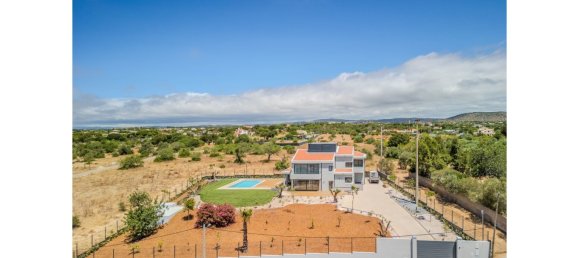 5 bedrooms Villa in Quarteira, Portugal No. 136569 12