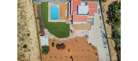 5 bedrooms Villa in Quarteira, Portugal No. 136569 9