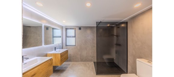 5 bedrooms Villa in Quarteira, Portugal No. 136569 8