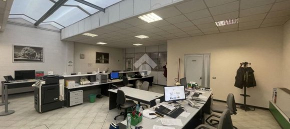 560m² Warehouse in Senago, Italy No. 116711 11