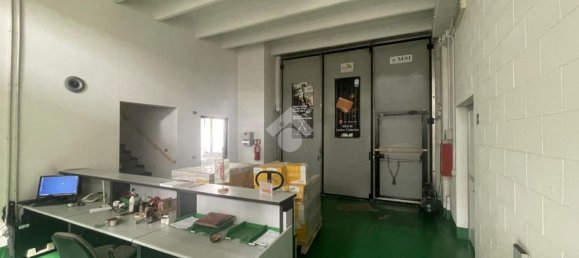 560m² Warehouse in Senago, Italy No. 116711 5