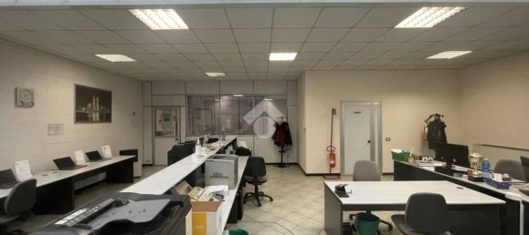 560m² Warehouse in Senago, Italy No. 116711 12