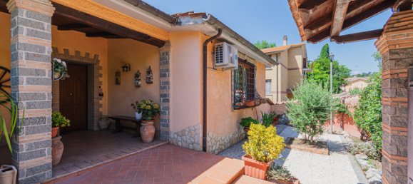 2 bedrooms Villa in Rome, Italy No. 290843 3