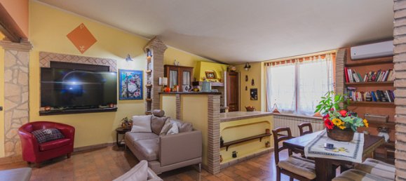 2 bedrooms Villa in Rome, Italy No. 290843 9