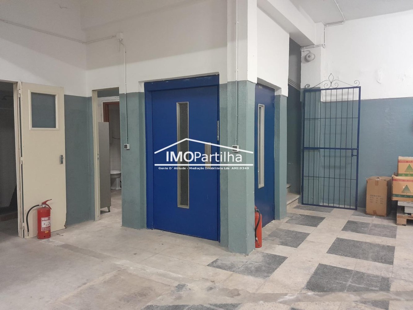 Lagerhaus in Loures, Portugal 1000m², Nr. 97633