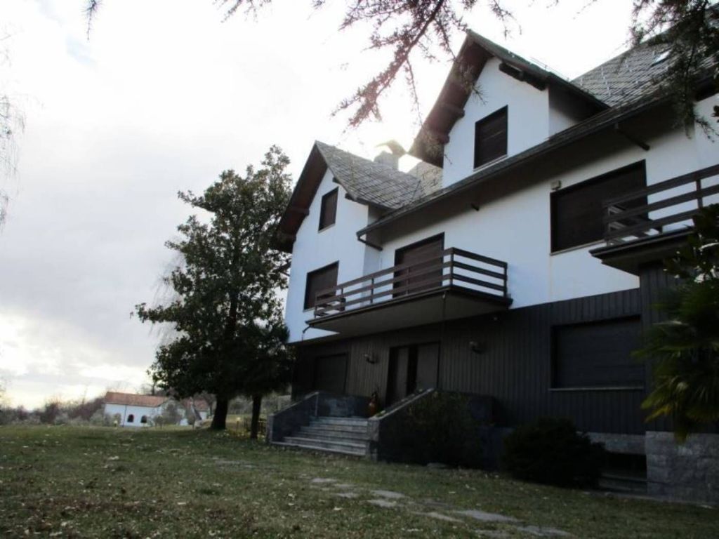 5-Zimmer Villa in Arona, Italy, Nr. 63461