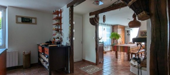 4 bedrooms House in Evres, France No. 60574 38