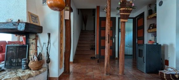 4 bedrooms House in Evres, France No. 60574 32