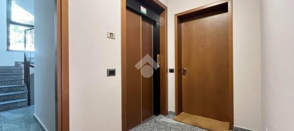 3 rooms Apartment in Milan, Italy No. 263945 3