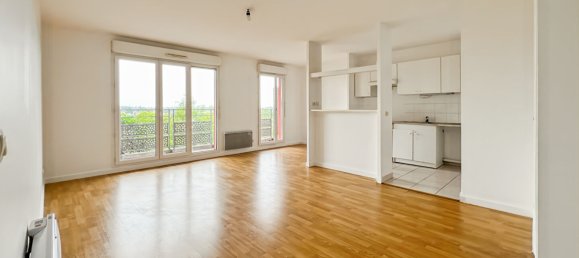 3 rooms Apartment in Corbeil-Essonnes, France No. 282779 3