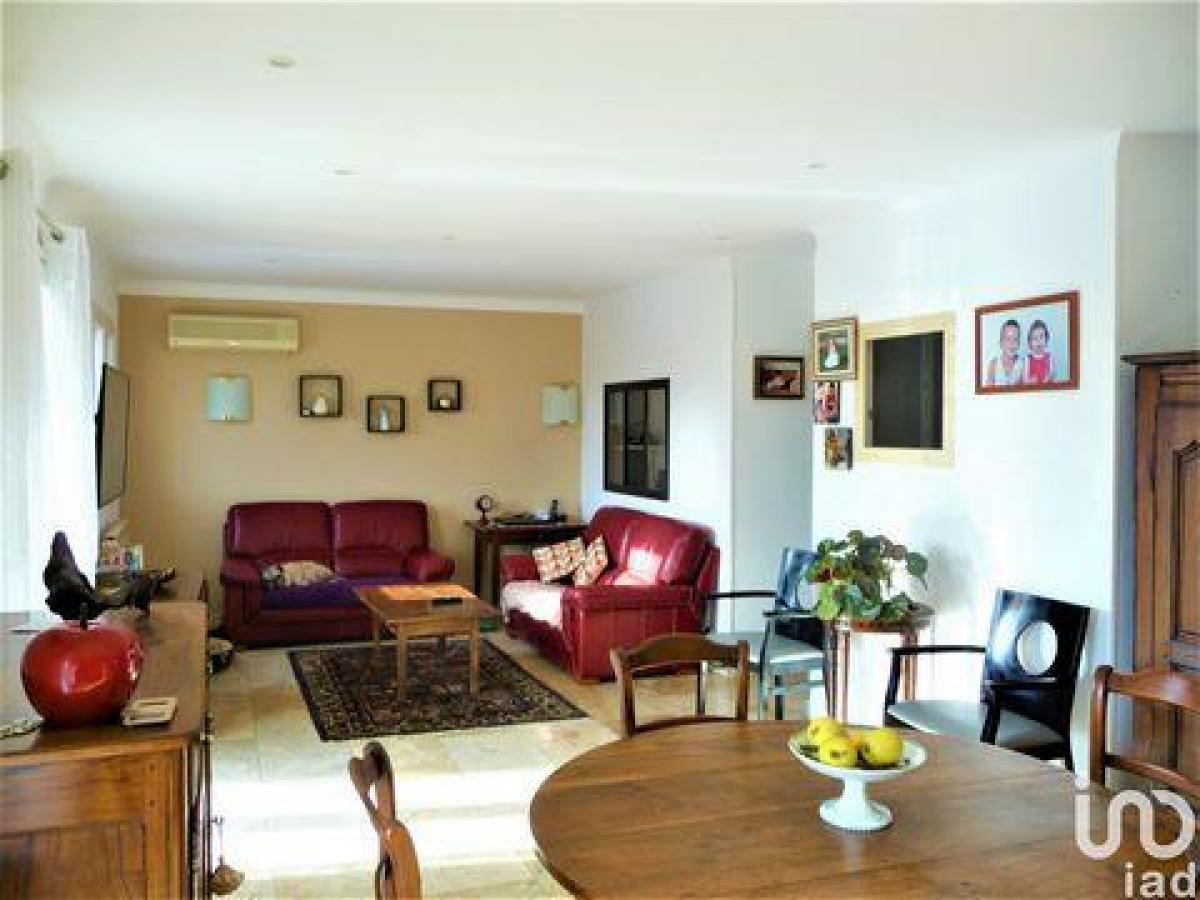 4 bedrooms House in Arles, France No. 7664