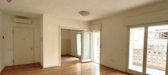 5 bedrooms Apartment in Vicenza, Italy No. 336385 9