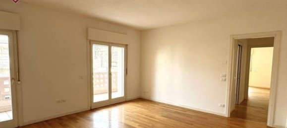 5 bedrooms Apartment in Vicenza, Italy No. 336385 8