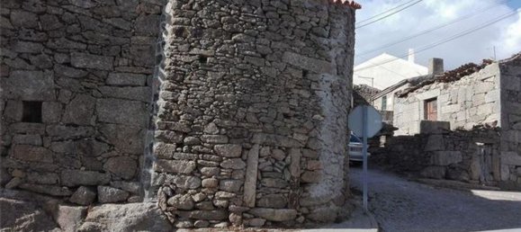 2 bedrooms House in Almeida, Portugal No. 33372 7