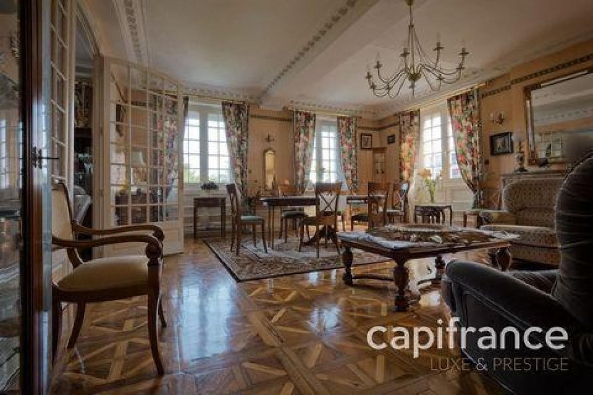 Кондоминиум  с 8 спальнями в Фирмини, Франция № 32399