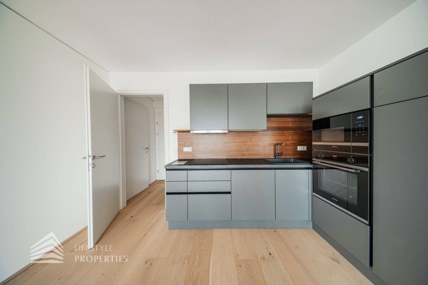 2 rooms Apartment in Vienna, Austria No. 180887