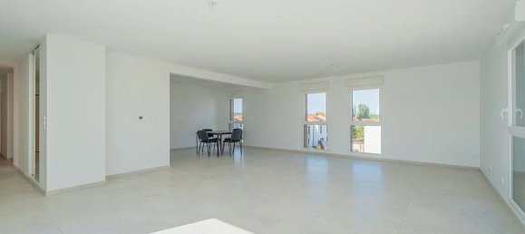 4 rooms Penthouse in Talange, France No. 77437 3