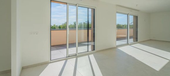 4 rooms Penthouse in Talange, France No. 77437 17