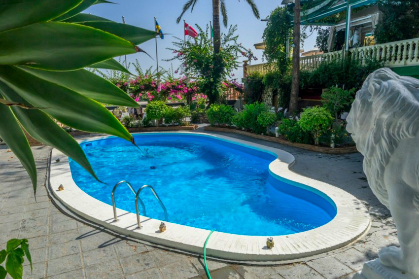 Коммерческая недвижимость 1512м² в Михас, Испания № 180658