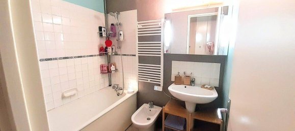 Apartamento de 2 dormitorios en Sainte-Genevieve-des-Bois, France No. 360729 5